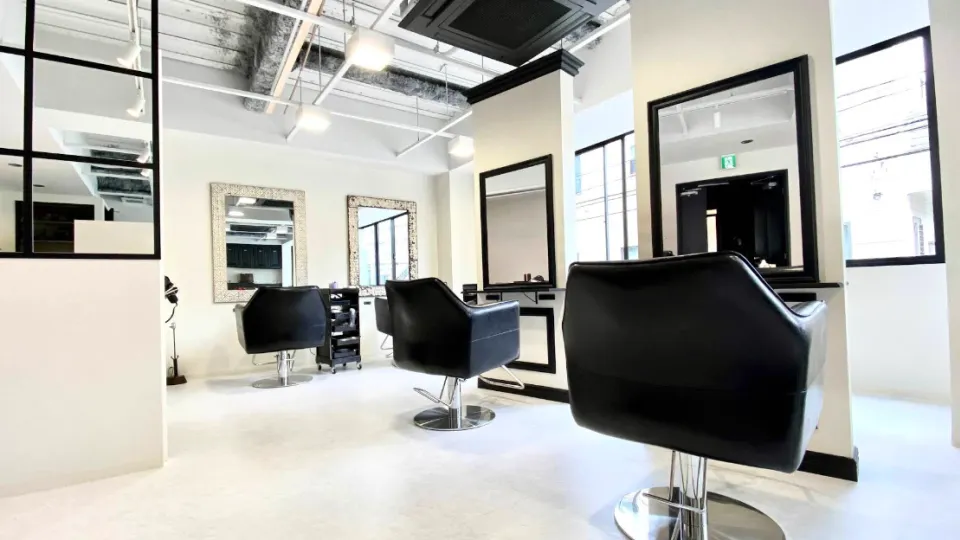 Bondz Salon banner
