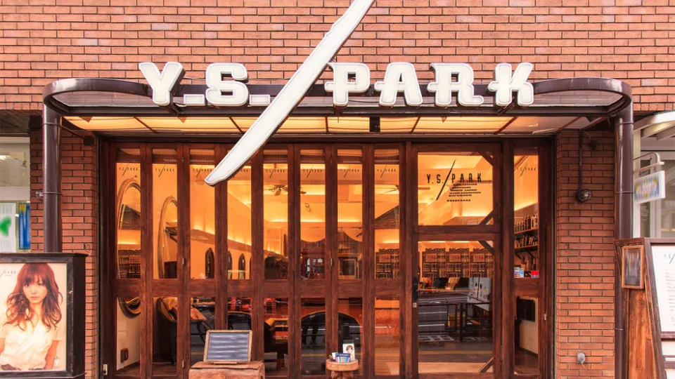 Y.S. Park, Hiroo banner