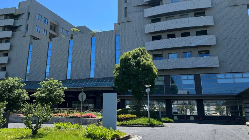 Yokohama Municipal Minato Red Cross Hospital banner